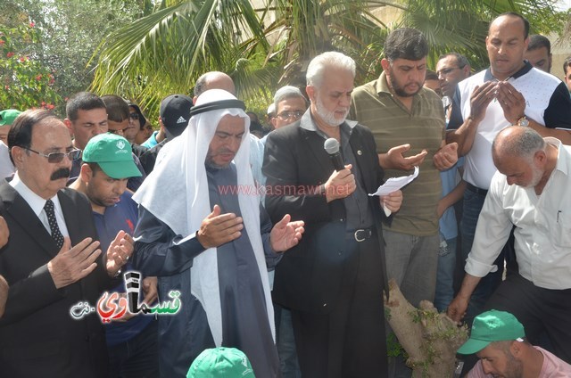 فيديو: كفرقاسم يتيمه اليوم ... الالاف في تشيع المرشد والمؤسس فضيلة العلامة الشيخ عبدالله نمر درويش الى مثواه الاخير